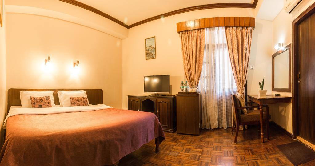 Hotel Excelsior Katmandu Dış mekan fotoğraf