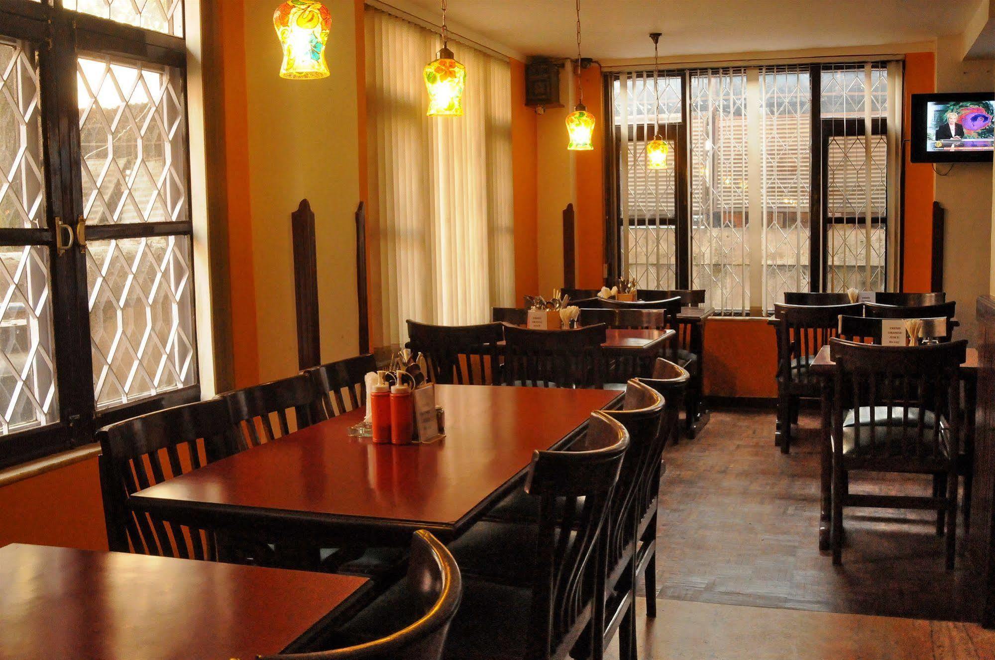 Hotel Excelsior Katmandu Dış mekan fotoğraf