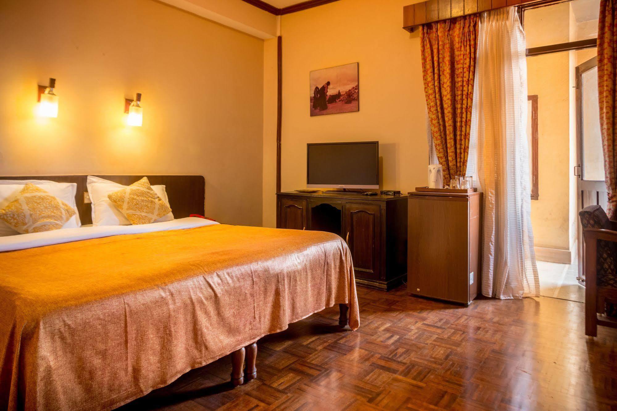 Hotel Excelsior Katmandu Dış mekan fotoğraf