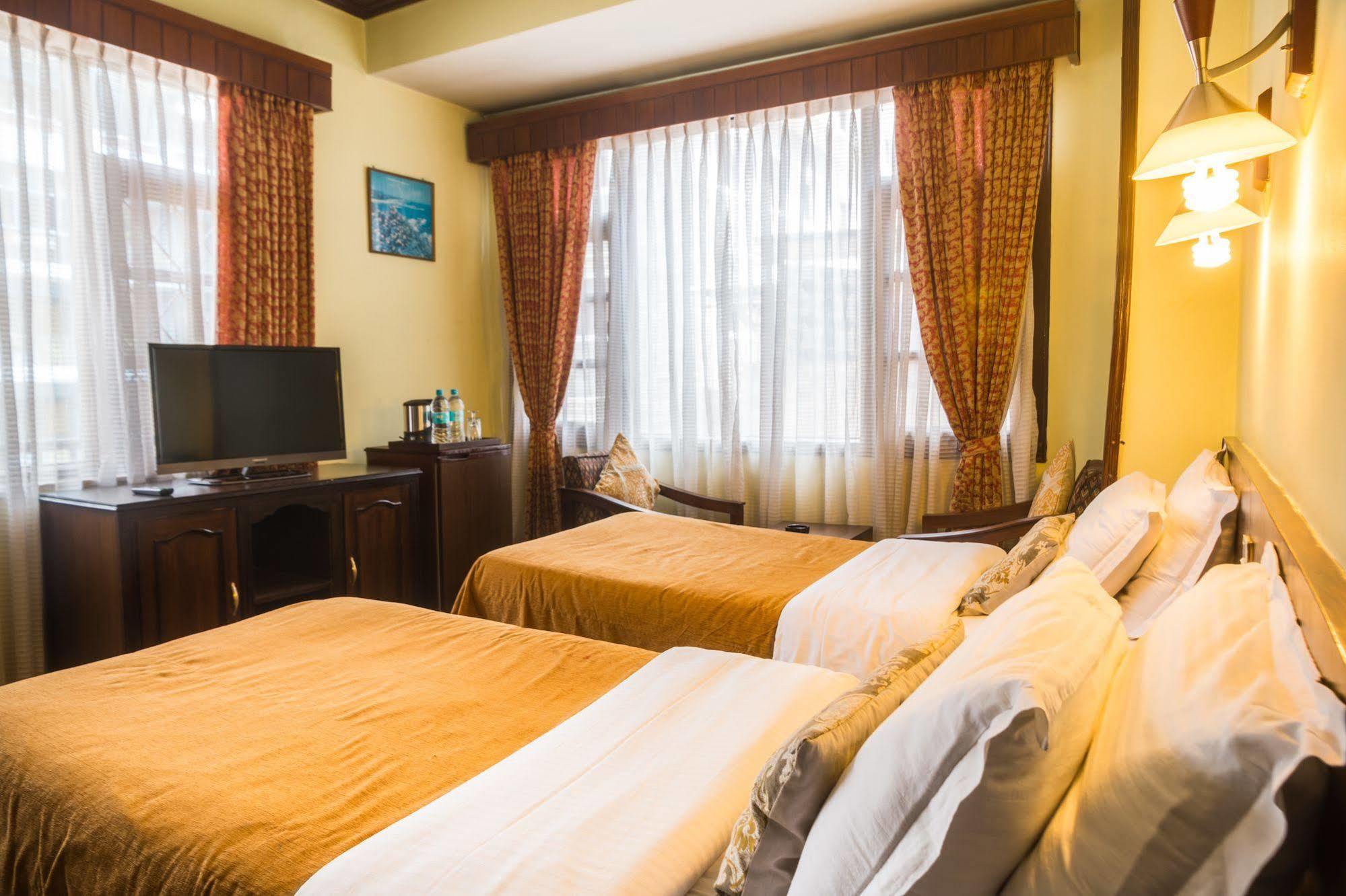 Hotel Excelsior Katmandu Dış mekan fotoğraf
