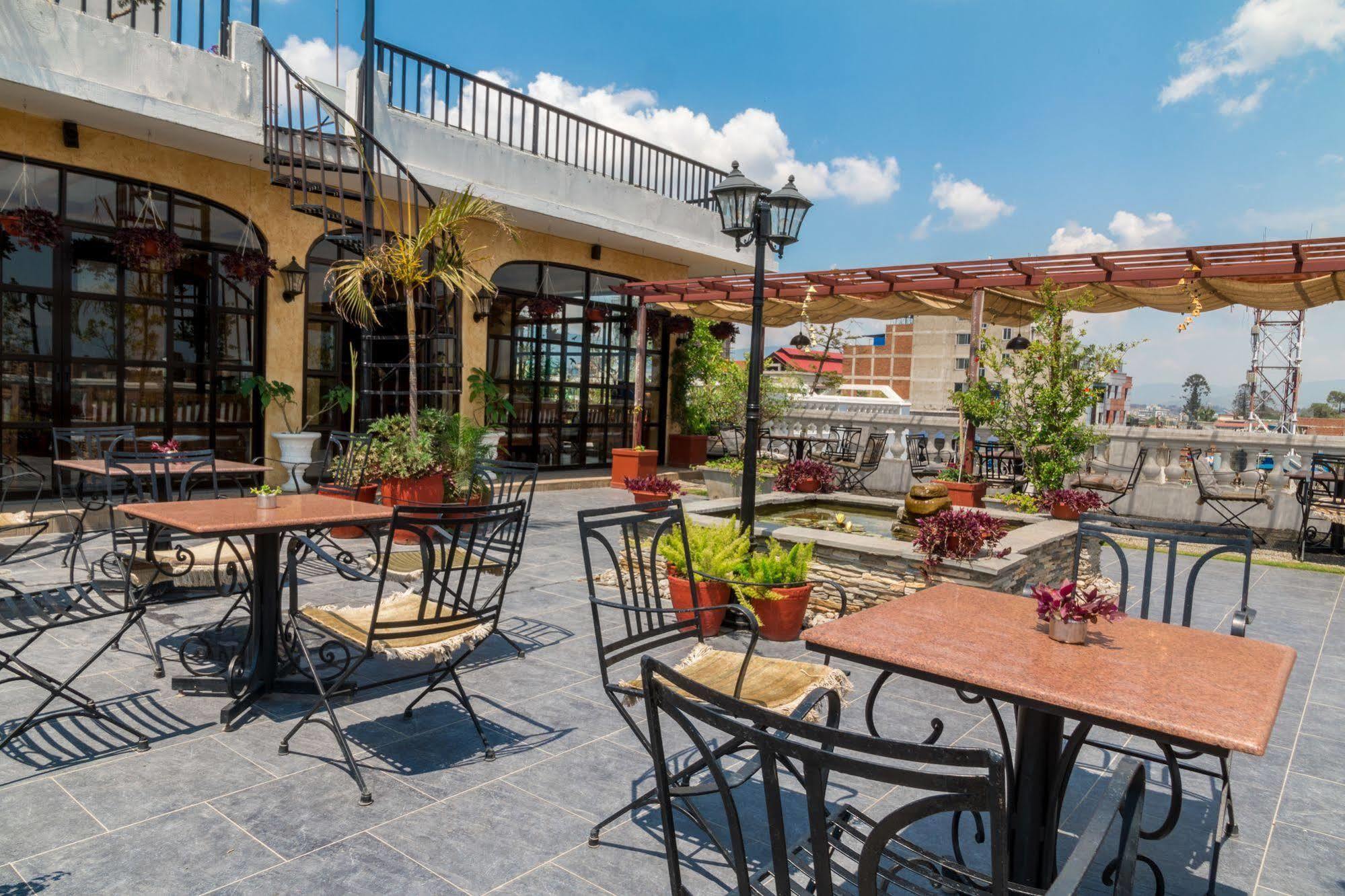 Hotel Excelsior Katmandu Dış mekan fotoğraf